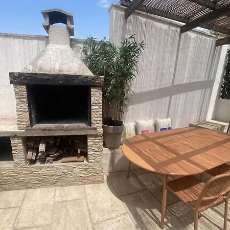 Maisonnette Type Climatisee Avec Terrasse Exterieure Et Barbecue Apartment *