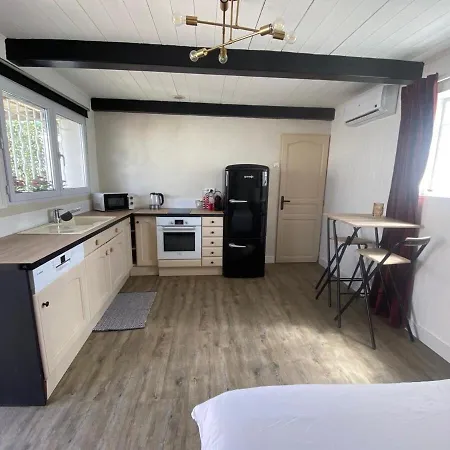 Maisonnette Type Climatisee Avec Terrasse Exterieure Et Barbecue * Balaruc-les-Bains