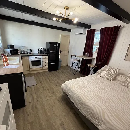 Maisonnette Classee 2 Etoiles De Type Climatisee Avec Terrasse Exterieure Et Barbecue *